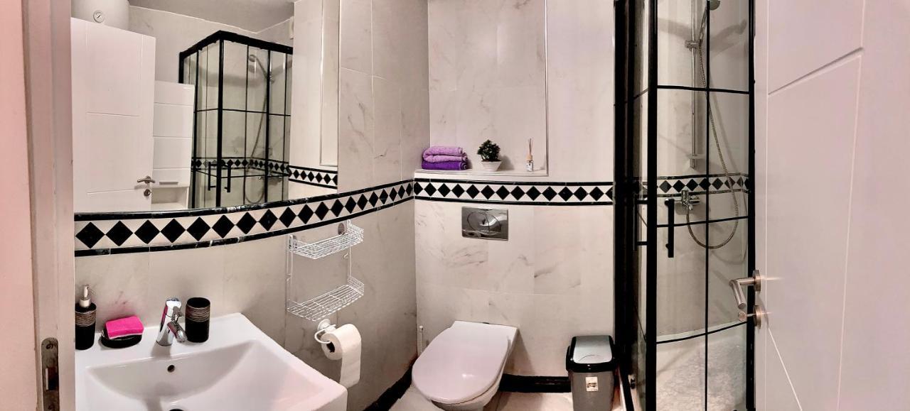 Dorotea Butterfly Apartment Budva Ngoại thất bức ảnh